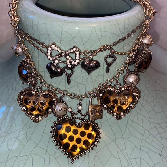 BETSEY JOHNSON LEOPARD HEART CHARM NECKLACE VINTAGE STATEMENT MULTI STRAND - Picture 3 of 15